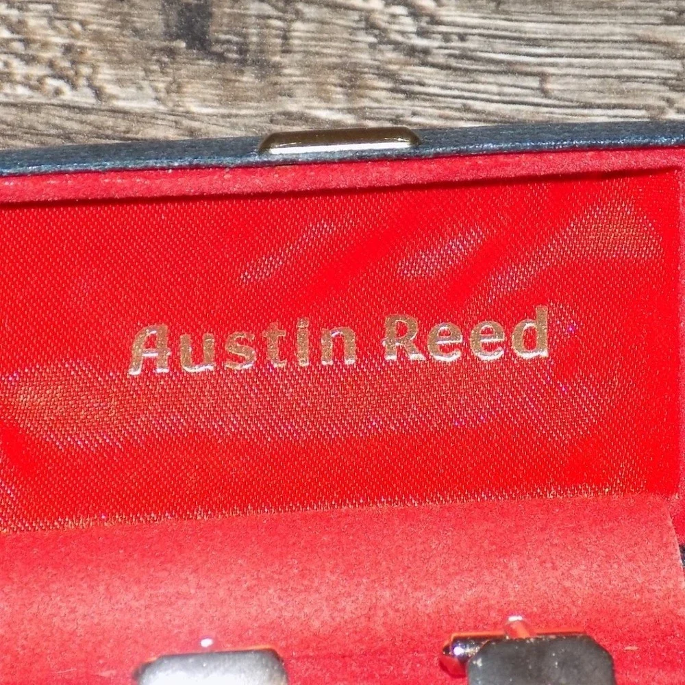 Austin Reed Cufflinks Mens OS Silver Rectangular Toggle‎ Back Boxed Set